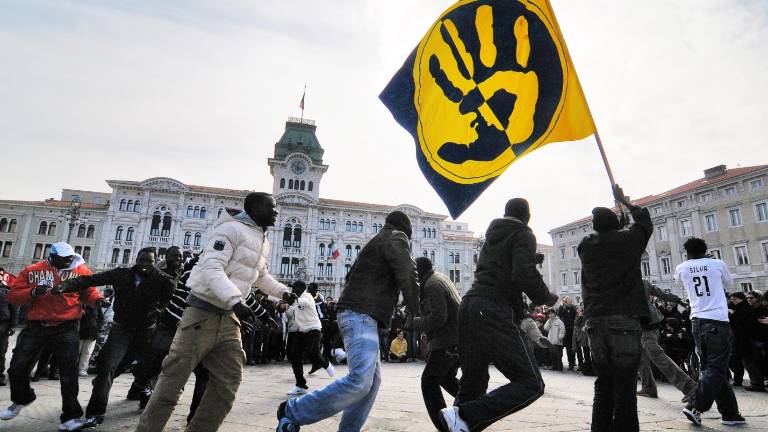 Senegalec Bas kot Josef K.