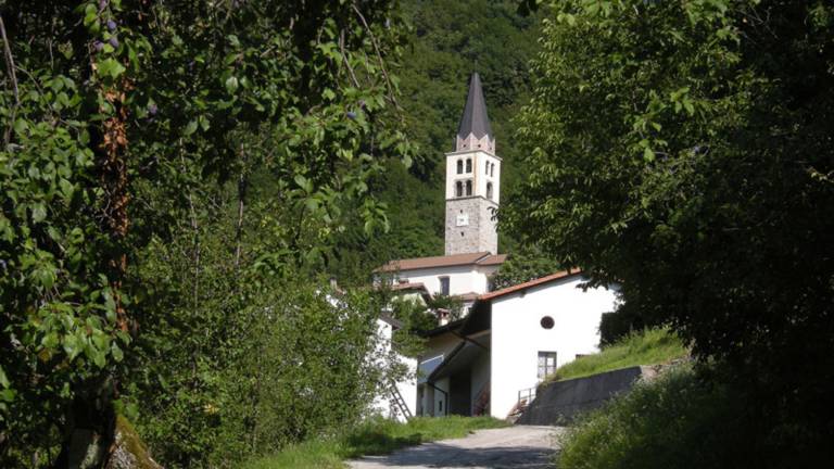 Otroci se bodo na prvo obhajilo lahko pripravili tudi v sloven&scaron;čini