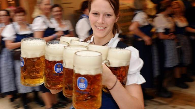 Na Oktoberfestu več policistov in dražje pivo