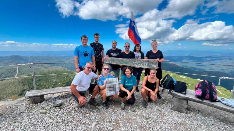 S Primorskim dnevnikom na Snežniku. <i>(Družine Mesar)</i>