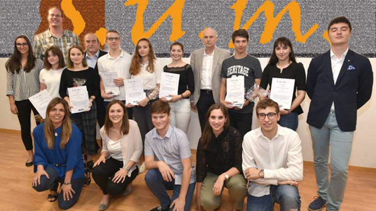 Literarni večer v objemu barv in... Snapchata?!