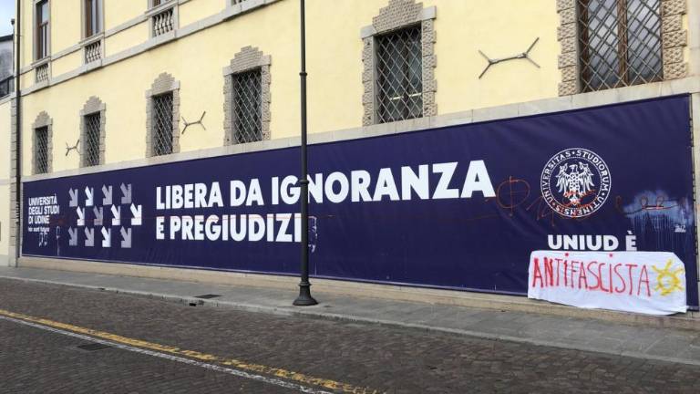 Antifašisti prekrili neonacistični grafit