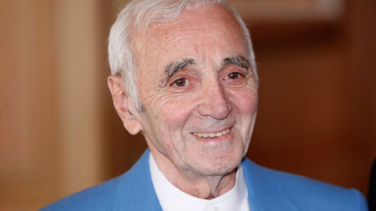 Umrl je Charles Aznavour