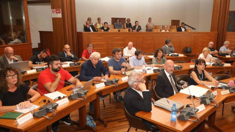 Je Atila poru&scaron;il kavarno?