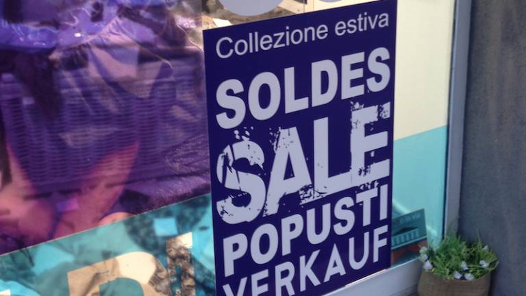 V soboto začetek poletnih razprodaj