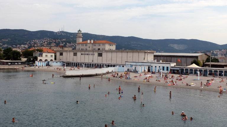 Pedocin zaprt zaradi azbesta