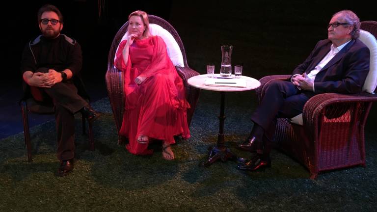 Ženska in Mo&scaron;ki v poletnem dialogu