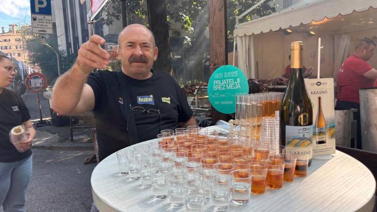 Goriške ulice tudi danes preplavili obiskovalci (FOTO)