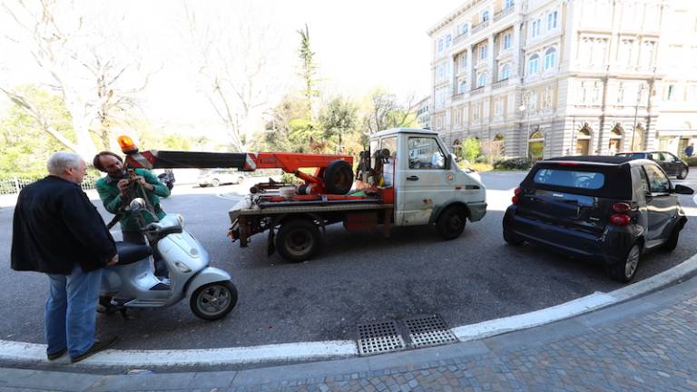 V naletu trčil v vespo