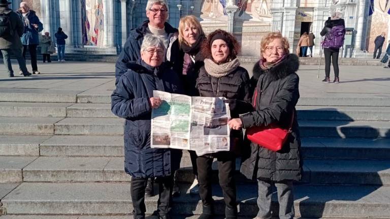 Tudi v Lurdu smo brali Primorski dnevnik<i> (Skupina iz Doberdoba)</i>