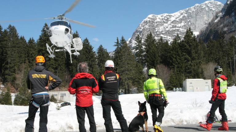 Potreben je bil poseg helikopterja