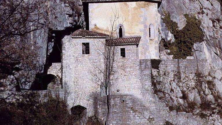 Landarska jama naravna kulturna atrakcija