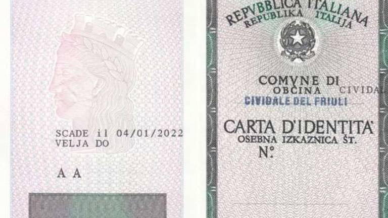V Čedadu prva dvojezična osebna izkaznica