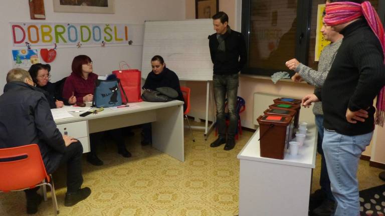 Prva nagrada gre lastniku srečke s &scaron;tevilko ...