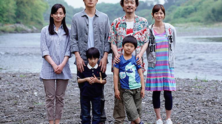 Presunljiva zgodba o vezi med očetom in sinom