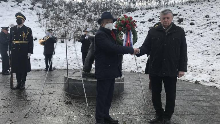 V Gramozni jami venec VZPI-ANPI, ne pa uradne Italije