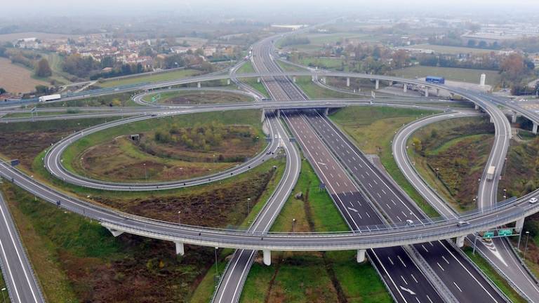 Smrt devetnajstletnice na avtocestnem priključku