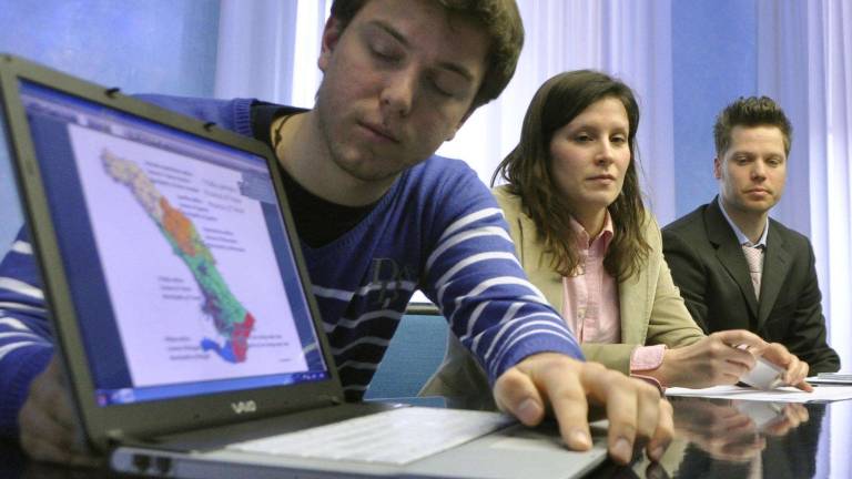 Na Trža&scaron;kem manjka na stotine dvojezičnih smerokazov