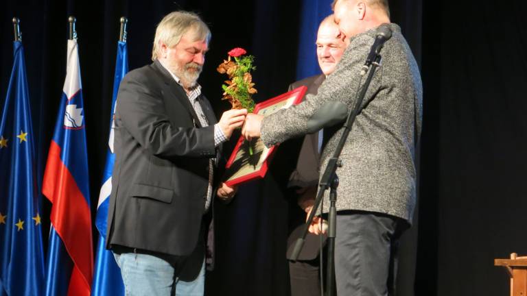 Deset let po pa padcu meje