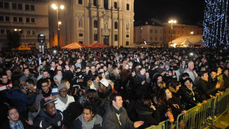 Travnik je zažarel natanko opolnoči