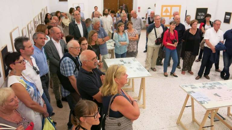 Ob gledanju slik in gradiva obujali spomine na letovanje