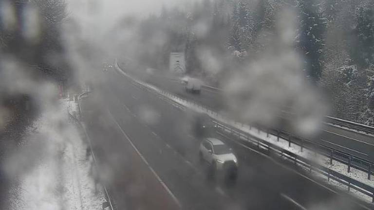 Sneži tudi marsikje v Sloveniji