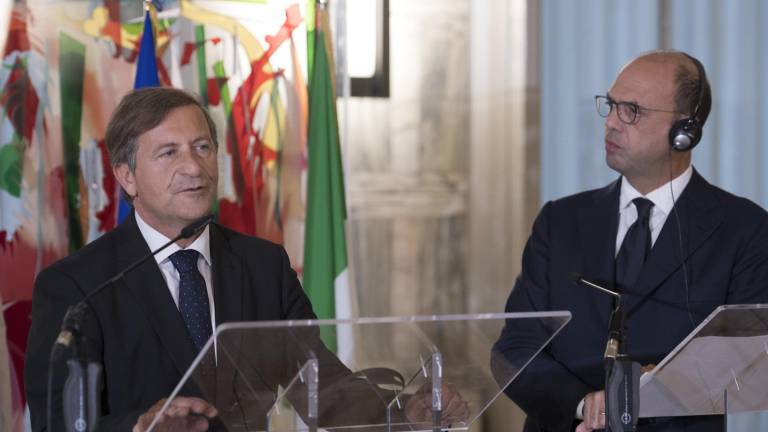 Erjavec zadovoljen z obvezo za Narodni dom