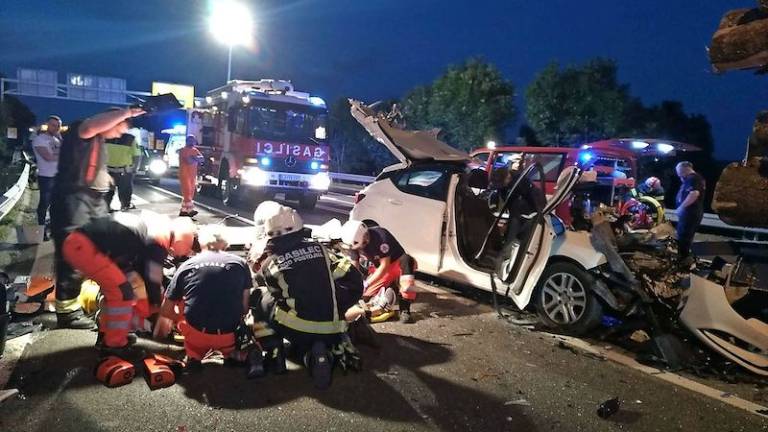 Ponoči nova huda prometna nesreča