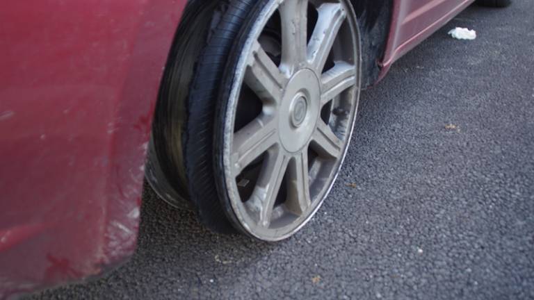 Brez pnevmatike vozil 170 km/h