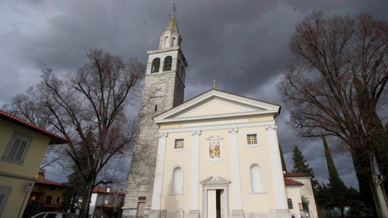 Prespal v ron&scaron;ki cerkvi