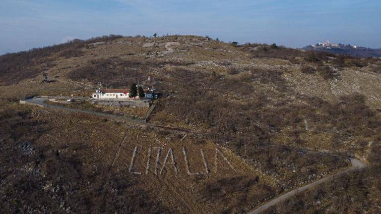 Na Sabotinu spet viden napis W L’Italia