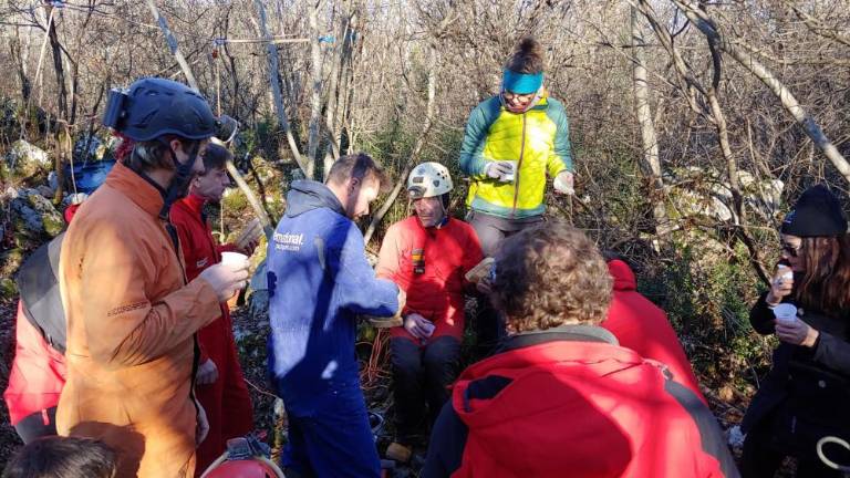Prva skrb Kraških krtov bo označevanje jam