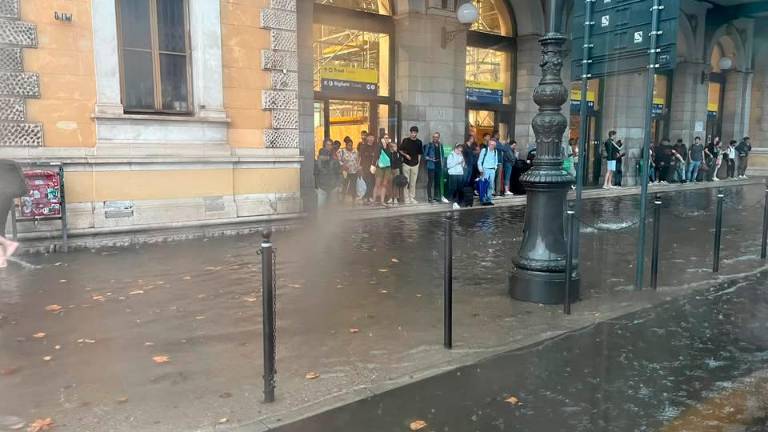 V Trstu izrazit naliv povzročal težave (VIDEO)