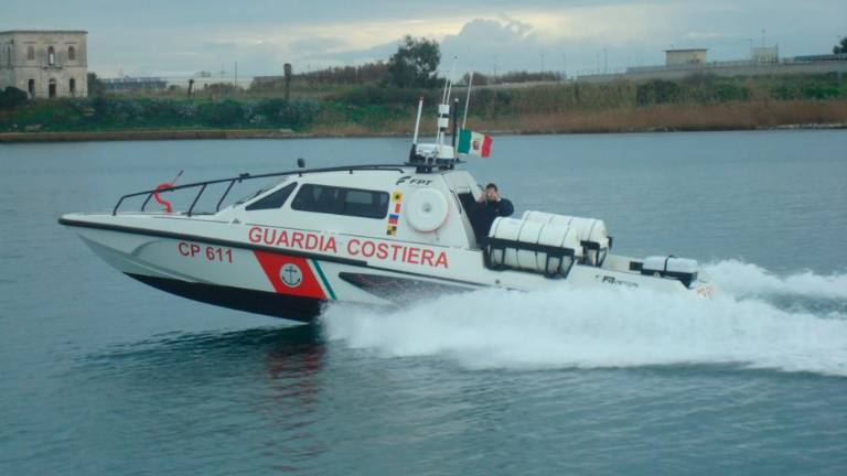 V morju pri Gradežu našli človeško truplo