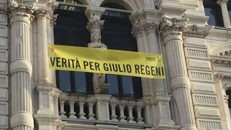 Desna sredina: Proč transparent o Regeniju!