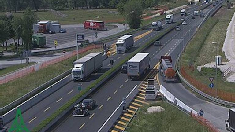 Dolge kolone na avtocesti A4