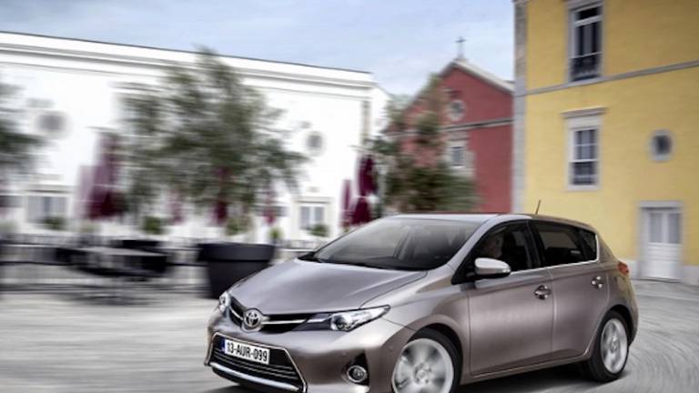 Nara&scaron;ča zanimanje za rabljene in zelene avtomobile