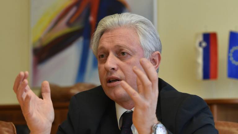 &raquo;Ali manj&scaron;ina sploh ve, kaj bi z Narodnim domom?&laquo;