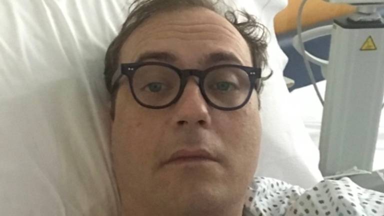 Tommaso Cerno v bolni&scaron;nici