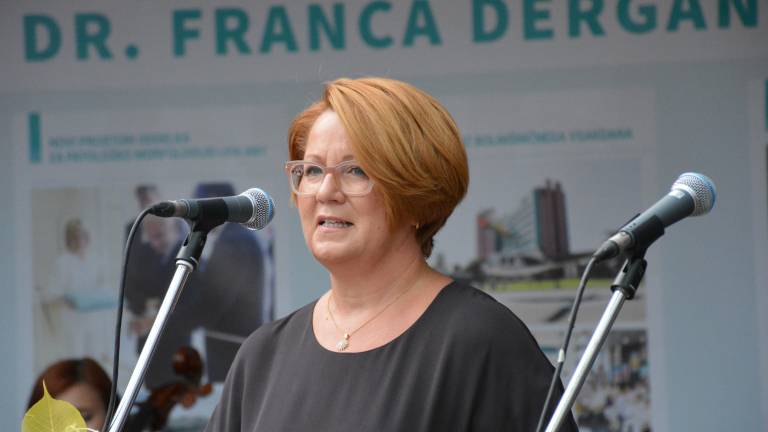 Nata&scaron;a Fikfak odstopila z mesta direktorice bolni&scaron;nice v &Scaron;empetru