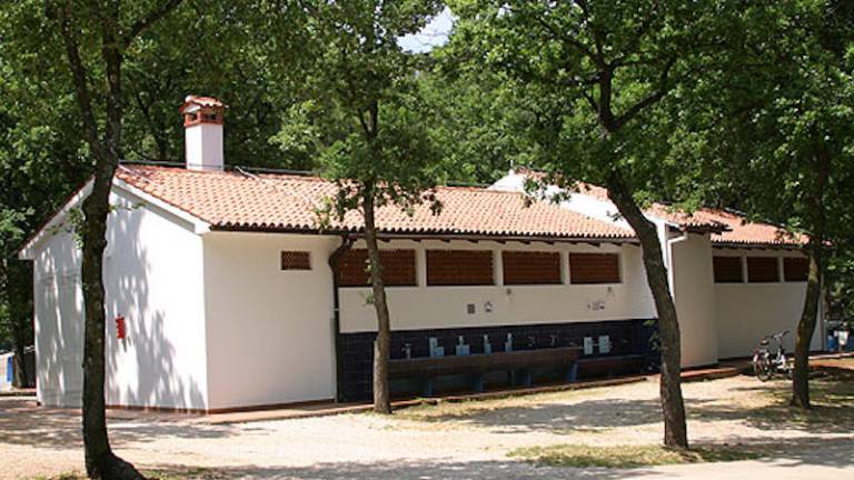 V kampu Funtana aretirali turista