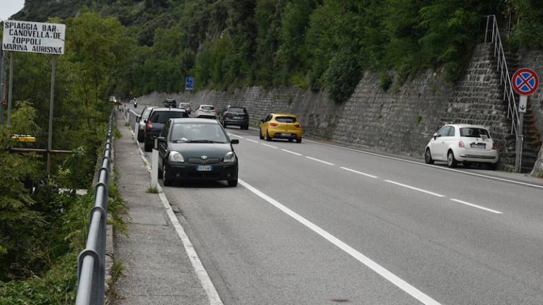 Na Obalni cesti 427 novih parkirnih mest