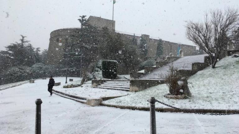 Zaradi snega zaprli več ulic