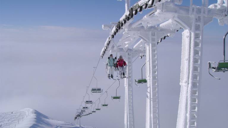 Za prvi maj bodo smučali in kolesarili