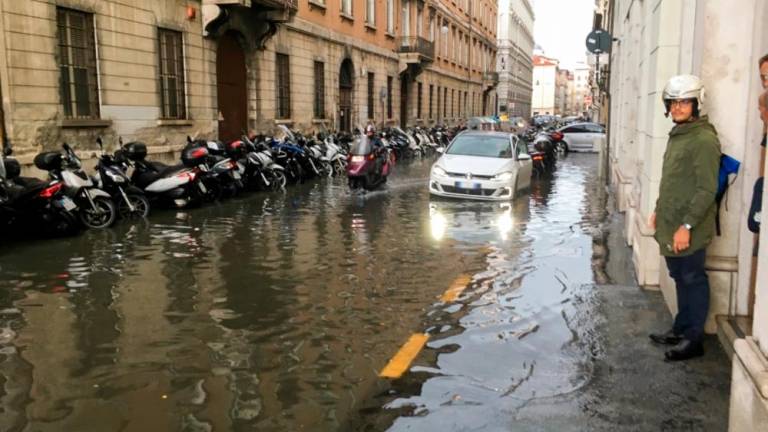 Voda poplavila mestne ulice