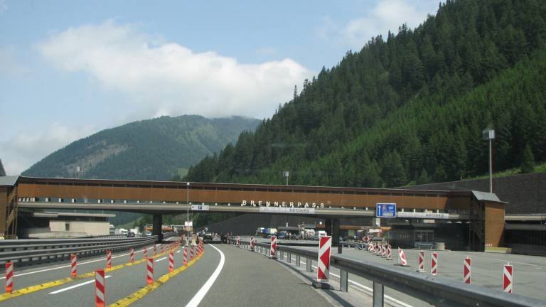 Avstrija bi napotila vojsko na Brenner