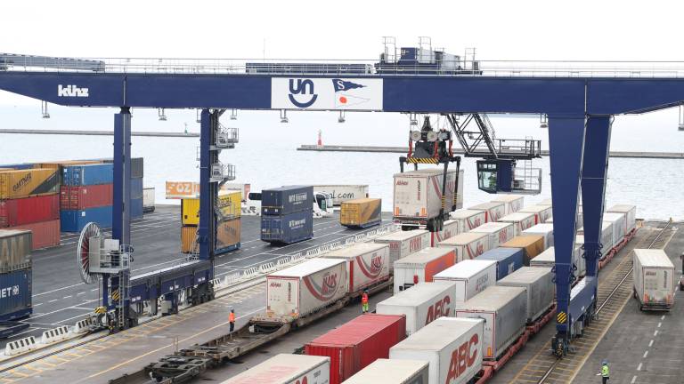 Posodobljena železni&scaron;ka infrastruktura v pristani&scaron;ču