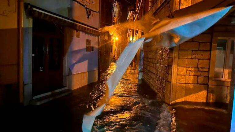 Rovinj in Poreč sinoči prizadelo močno neurje