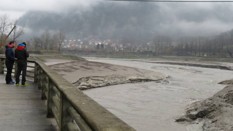 Soča, okoljevarstveniki zaskrbljeni zaradi blatne vode