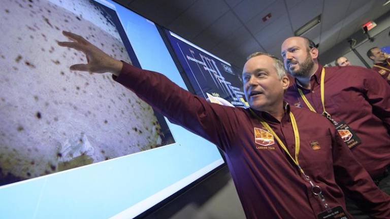 Insight uspešno pristal na Marsu